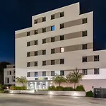 Plaza ホテル 3*