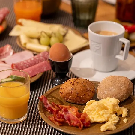 Готель Plaza 3*